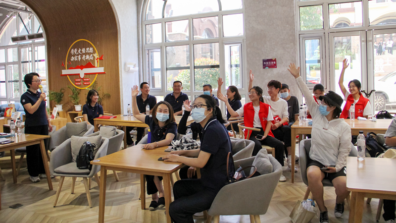 黃發(fā)集團(tuán)開展“文明城市 你我共建”黨建暨文明城市聯(lián)創(chuàng)共建活動(圖2)