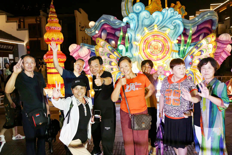 啤酒城、北茶商街“雙節(jié)”活動活躍節(jié)日經(jīng)濟(圖7)