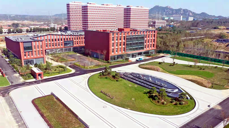 對(duì)外經(jīng)貿(mào)大學(xué)國(guó)際校區(qū)一期啟動(dòng)區(qū)全面完工(圖1) 對(duì)外經(jīng)貿(mào)大學(xué)國(guó)際校區(qū)一期啟動(dòng)區(qū)全面完工(圖1)